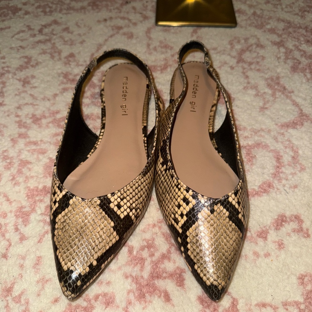 Madden Girl Snake Flats